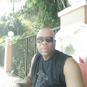 Meet your Posher, Emmanuel